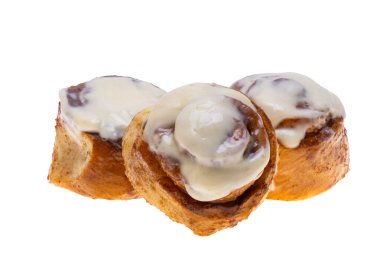 Cinnabon beyaz arkaplanda izole edildi