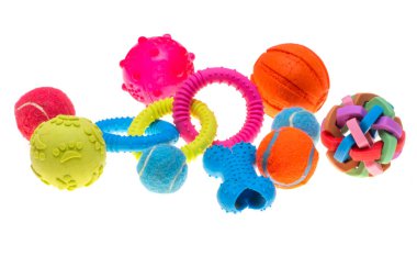 köpek oyuncakları beyaz arkaplanda izole