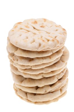 Yunan yassı ekmeği Pita beyaz arkaplanda izole edildi