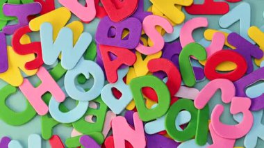 Sayıların arkaplanı ve İngilizce harflerin yakın plan