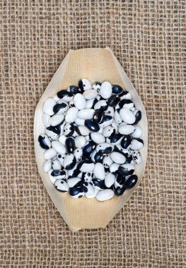 Çuval bezeli kayısı fasulyesi.