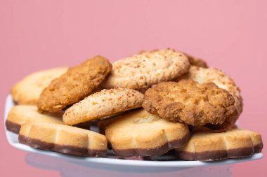 Pembe arkaplanda çerezler