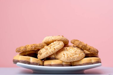 Pembe arkaplanda çerezler