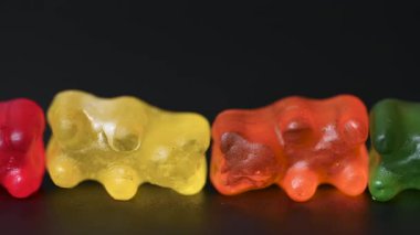 Siyah arkaplanda video jelibonları