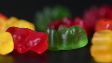 Siyah arkaplanda video jelibonları