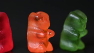 Siyah arkaplanda video jelibonları