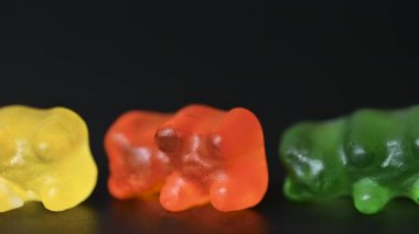 Siyah arkaplanda video jelibonları