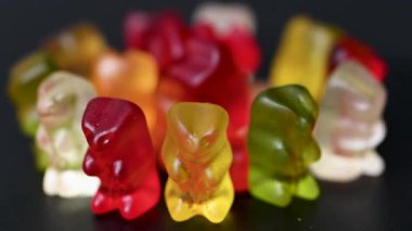 Video sakızlı meyve ayıları yaklaşıyor.