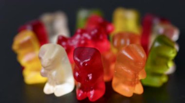 Video sakızlı meyve ayıları yaklaşıyor.