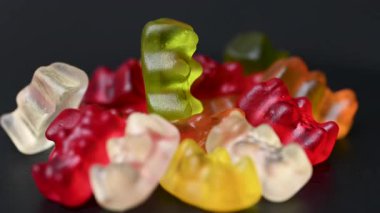 Video sakızlı meyve ayıları yaklaşıyor.