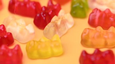 Video sakızlı meyve ayıları yaklaşıyor.