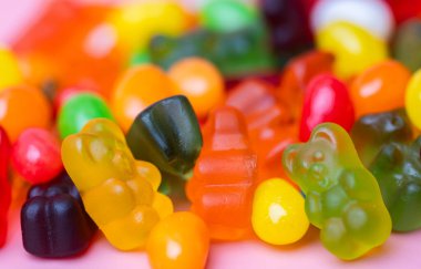 Jöleli meyve şekerlemeleri yaklaşır