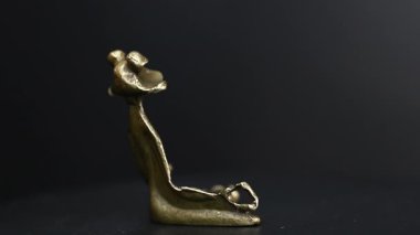 video bakır tütsü yakıcı siyah arkaplan