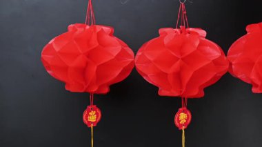 Siyah arka planda Çin kırmızı fenerlerinin videosu