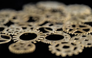  vitesler siyah arkaplanda kapanır