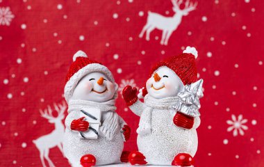  Stüdyoda kardan adam, Noel süslemesi