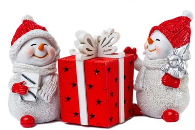 Beyaz arka planda izole edilmiş komik Noel Kardan Adam