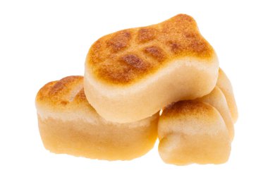 İspanyol marzipani beyaz arkaplanda izole edildi