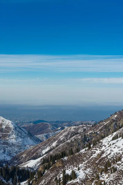 Pohled Hory Blízkosti Lyžařského Střediska Shymbulak Sněžné Hory Almaty — Stock fotografie