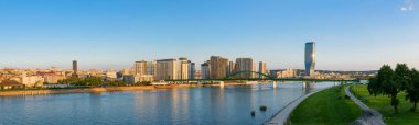 Nehirle Belgrad 'ın panoramik manzarası. Sırbistan 'ın başkenti
