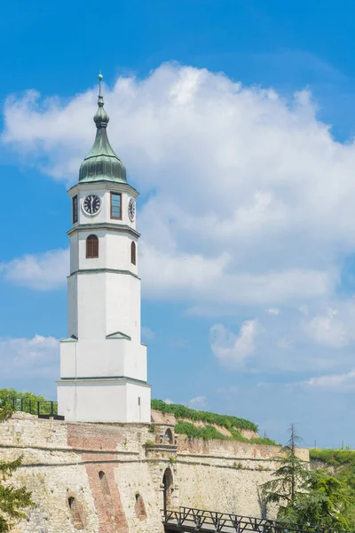 夏のベオグラード要塞の時計塔 セルビア — ストック写真