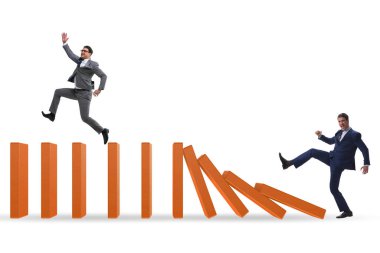 Domino etkisi kavramında iş adamı