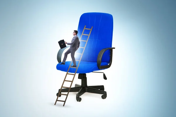 Podnikatel Kariéře Koncept Lezení Židli — Stock fotografie