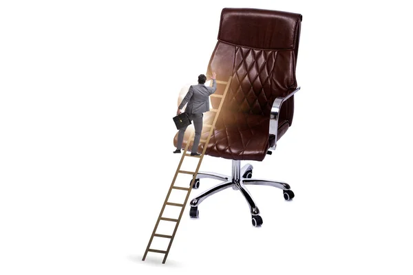 キャリアコンセプトのビジネスマンが椅子に登る — ストック写真