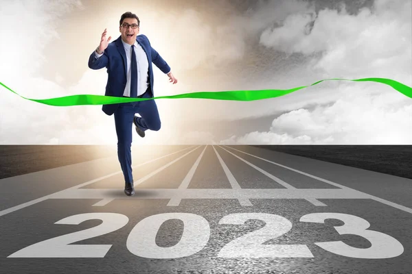 Biznesmen Biegnie Nowego 2023 Roku — Zdjęcie stockowe