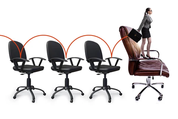 Förderkonzept Mit Bürostühlen Und Geschäftsfrau — Stockfoto