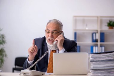 İş yerindeki kazadan sonra eski işadamı