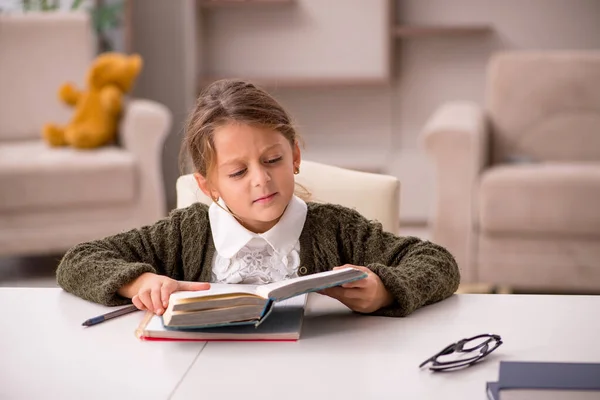 Young Small Girl Studying Home — Stock Photo, Image