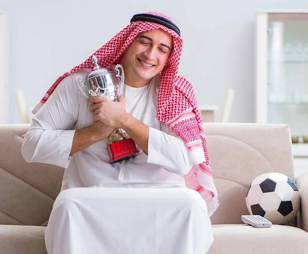 Homme Arabe Regardant Football Sportif Télévision — Photo