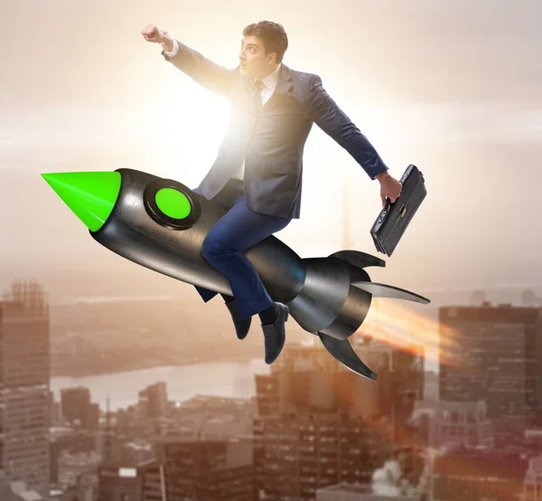 Mužský Podnikatel Létající Raketě Obchodní Koncepci — Stock fotografie