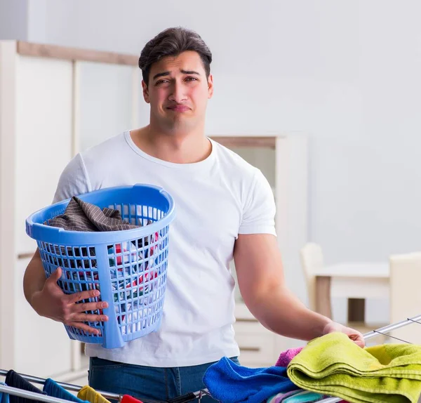 Man Doing Laundry Home — Stock Photo, Image