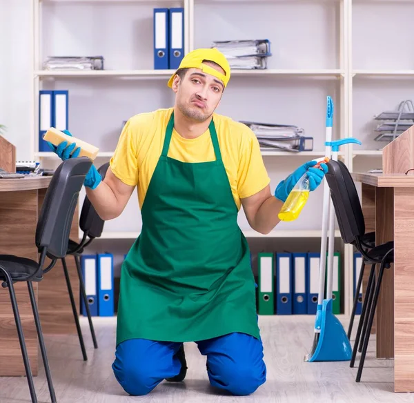 Young Male Contractor Cleaning Office — Stock Photo, Image