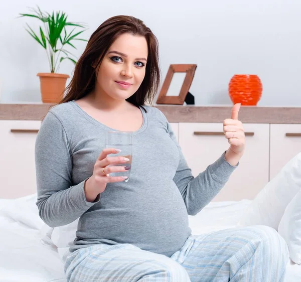 Young Pregnant Woman Bedroom — Stock Photo, Image