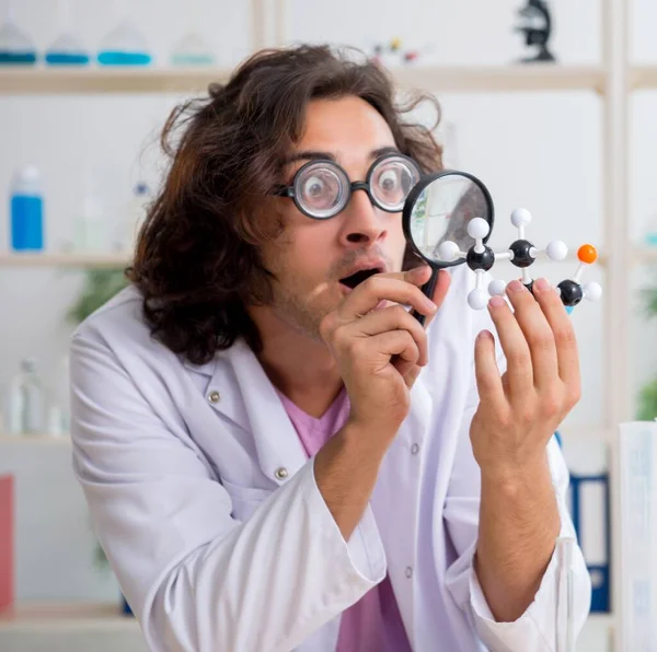 Funny Male Chemist Working Lab — Stock Photo, Image