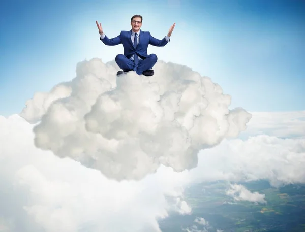 Επιχειρηματίας Που Κάθεται Στο Πάνω Σύννεφο — Φωτογραφία Αρχείου