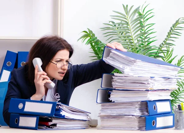 Middle Aged Businesswoman Unhappy Excessive Work — Stock Photo, Image