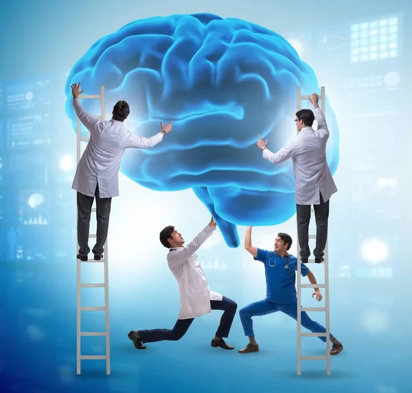 Läkarna Undersöker Människans Hjärna — Stockfoto