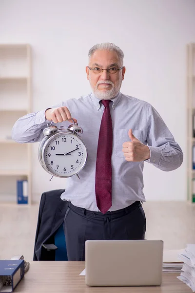 Antigo Empregado Chefe Conceito Gerenciamento Tempo — Fotografia de Stock