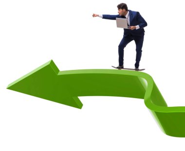 Finans grafiğinde kaykaya binen işadamı