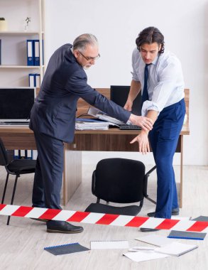 Adli tabip ofisteki hırsızlığı araştırıyor.