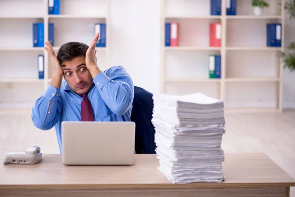 Young Businessman Employee Too Much Work Office — Stock Photo, Image