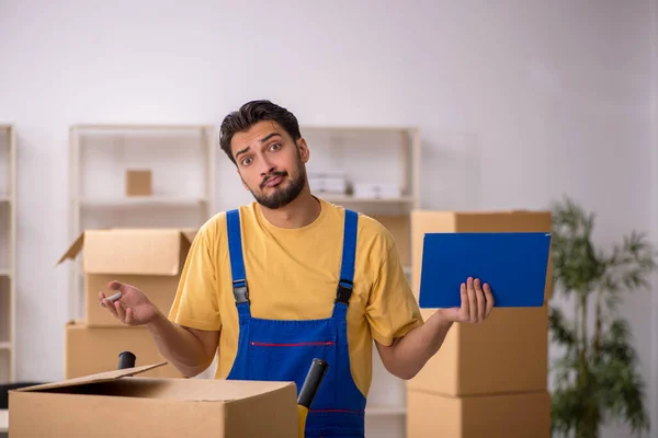 Male Contractor Doing Home Relocation — Stock Photo, Image
