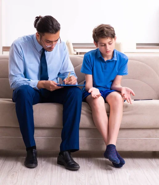 Internet Addicted Boy Visiting Male Doctor — Stock Photo, Image