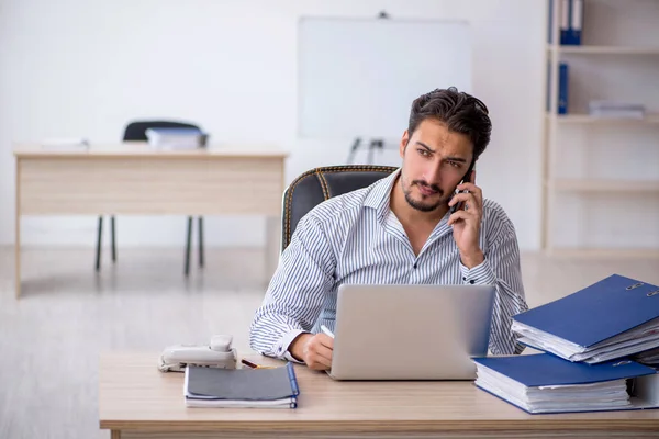 Young Businessman Too Much Work Office — Stock Photo, Image