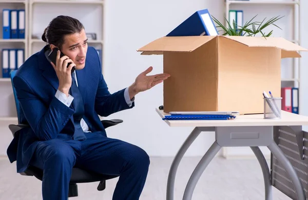 Young Employee Being Made Redundant — Stock Photo, Image