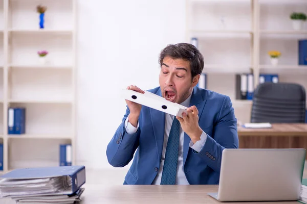 Young Businessman Employee Eating Pizza Office — Stock Photo, Image